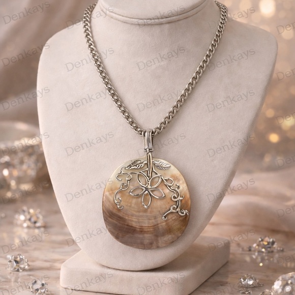 Jewelry - Elegant Silver and Brown Pendant Necklace